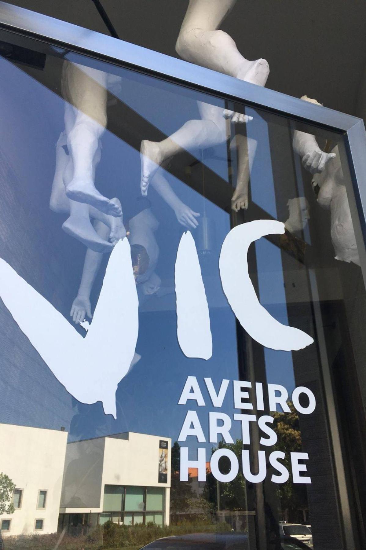 Vic Aveiro Arts House Hotel Buitenkant foto